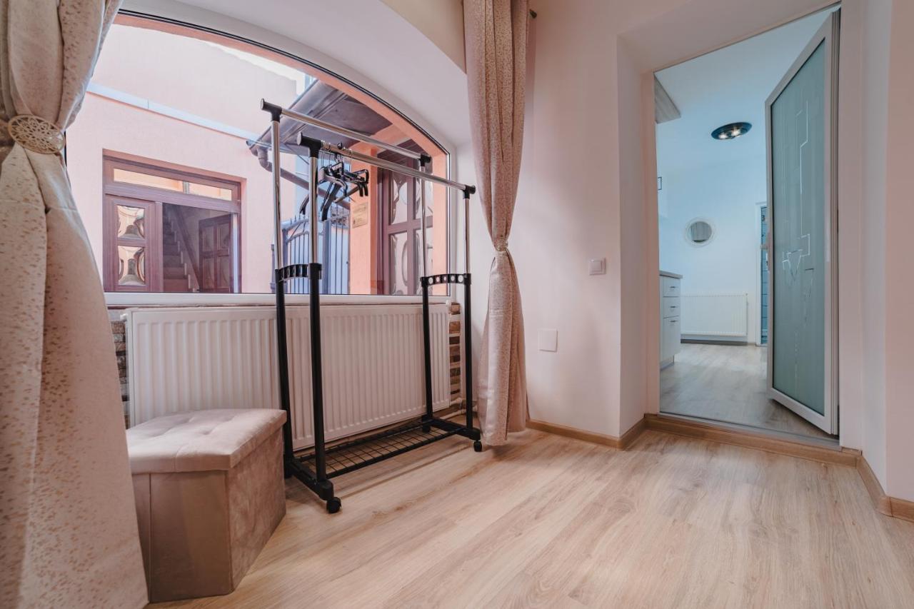Old Town Studio Apartamento Braşov Exterior foto